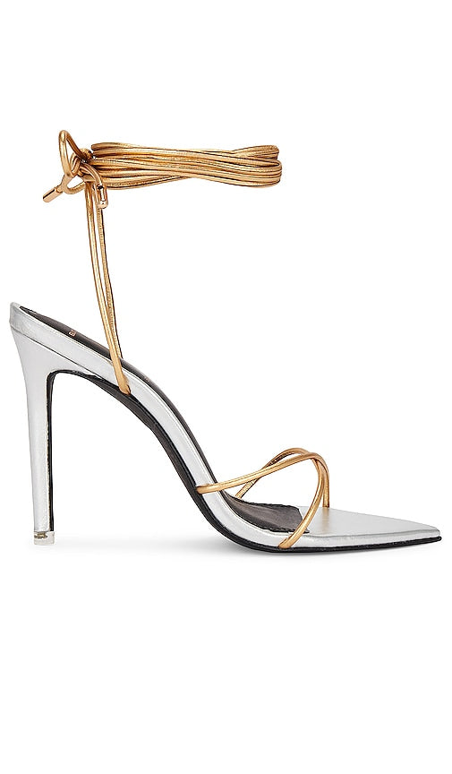BLACK SUEDE STUDIO Talia Heel Sandal in Metallic Silver - BLACK SUEDE STUDIO Sandale à talon Talia en argent métallisé - 黑色麂皮 STUDIO Talia 金属银色高跟凉鞋 - BLACK SUEDE STUDIO Talia Heel Sandale in Metallic-Silber - BLACK SUEDE STUDIO 메탈릭 실버 소재의 Talia 힐 샌들 - STUDIO IN CAMOSCIO NERO Sandalo con tacco Talia in argento metallizzato