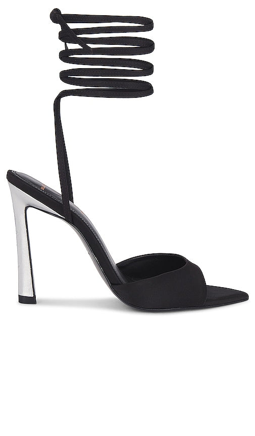 BLACK SUEDE STUDIO x REVOLVE Terina Sandal in Black - BLACK SUEDE STUDIO x REVOLVE Sandale Terina en Noir - 黑色麂皮 STUDIO x REVOLVE Terina 黑色凉鞋 - BLACK SUEDE STUDIO x REVOLVE Terina Sandale in Schwarz - BLACK SUEDE STUDIO x REVOLVE 테리나 샌들블랙 색상 - STUDIO IN CAMOSCIO NERO x REVOLVE Sandalo Terina in nero