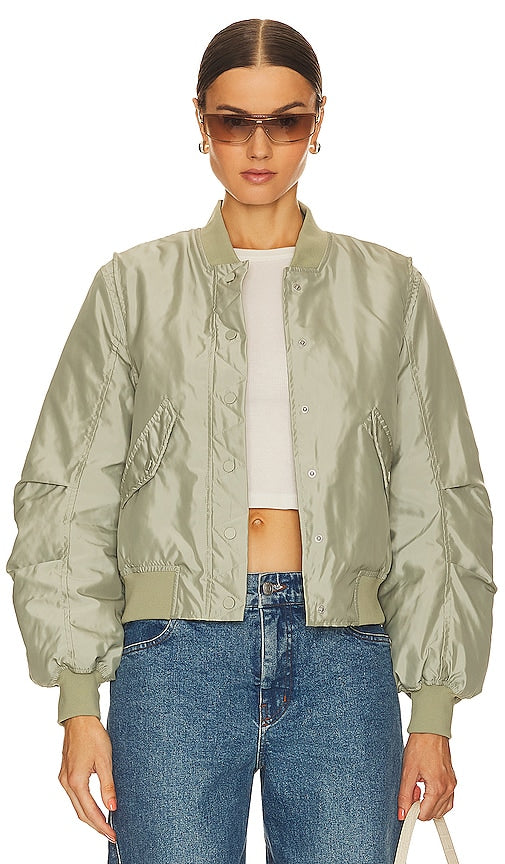 BLANKNYC Bomber Jacket in Sage - BLANKNYC - Blouson aviateur en sauge - BLANKNYC 鼠尾草色飞行员夹克 - BLANKNYC Bomberjacke in Salbei - BLANKNYC 봄버 재킷 - Giubbotto bomber BLANKNYC in salvia