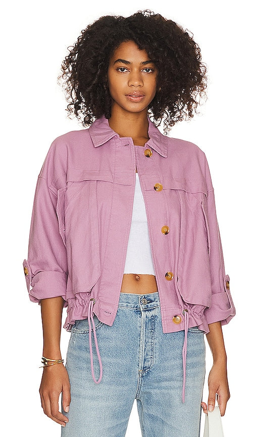 BLANKNYC Cropped Shacket in Purple - BLANKNYC - Veste courte en violet - BLANKNYC 紫色短款衣夹 - BLANKNYC Kurzjacke in Lila - BLANKNYC 크롭샤킷 퍼플 색상 - Giacca corta BLANKNYC in viola