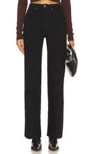 BLANKNYC Hoyt Mini Boot With Side Slit in Black - BLANKNYC - Hoyt - Mini-bottes avec fente latérale - Noir - BLANKNYC Hoyt 黑色侧开衩迷你靴 - BLANKNYC Hoyt Mini-Stiefel mit Seitenschlitz in Schwarz - BLANKNYC Hoyt 미니 부츠 블랙 색상 - Mini stivale BLANKNYC Hoyt con spacco laterale in nero