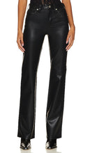 BLANKNYC Hoyt Mini Boot in Black - BLANKNYC Mini-bottes Hoyt en noir - BLANKNYC Hoyt 黑色迷你靴 - BLANKNYC Hoyt Mini-Stiefel in Schwarz - BLANKNYC Hoyt 미니 부츠블랙 색상 - Mini stivale BLANKNYC Hoyt in nero