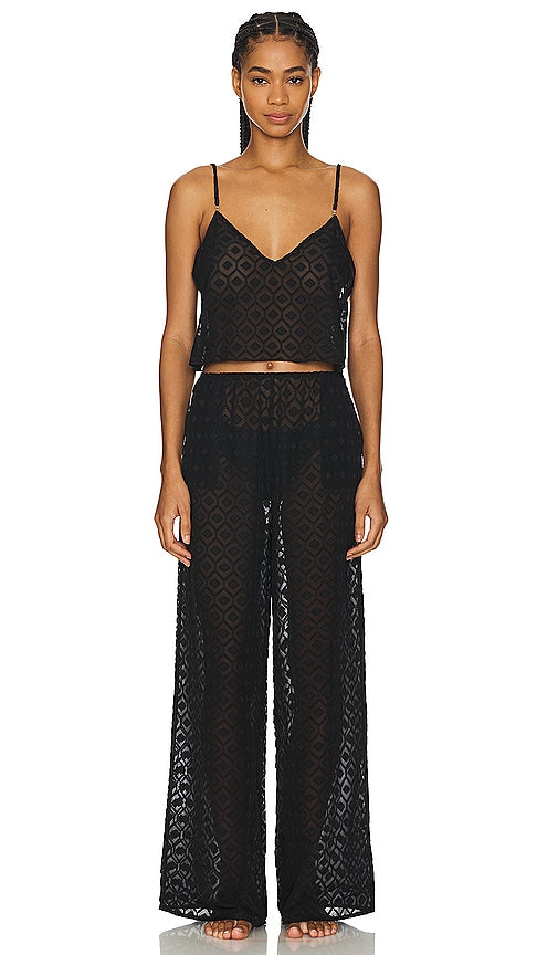 BLUEBELLA Cassat Cami And Trouser Set in Black - BLUEBELLA - Ensemble caraco et pantalon Cassat en noir - BLUEBELLA Cassat 黑色吊带背心和长裤套装 - BLUEBELLA Cassat Cami- und Hosen-Set in Schwarz - BLUEBELLA 카사트 캐미 & 바지 세트 블랙 색상 - BLUEBELLA Cassat Cami e set di pantaloni in nero