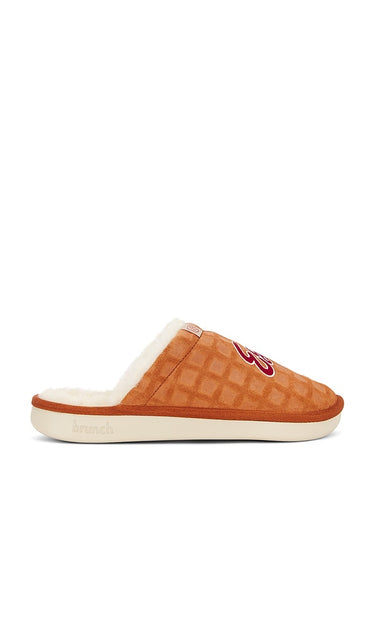 Brunch Essential Eggo in Brown | Men's Slippers in Syrup