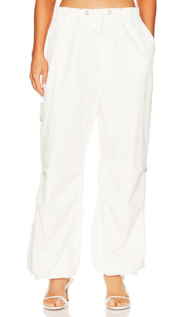 BY.DYLN Lexi Cargo Pants in White - BY.DYLN Pantalon cargo Lexi en blanc - BY.DYLN 白色 Lexi 工装裤 - BY.DYLN Lexi Cargohose in Weiß - BY.DYLN 렉시 카고 팬츠 화이트 색상 - BY.DYLN Pantaloni cargo Lexi in bianco