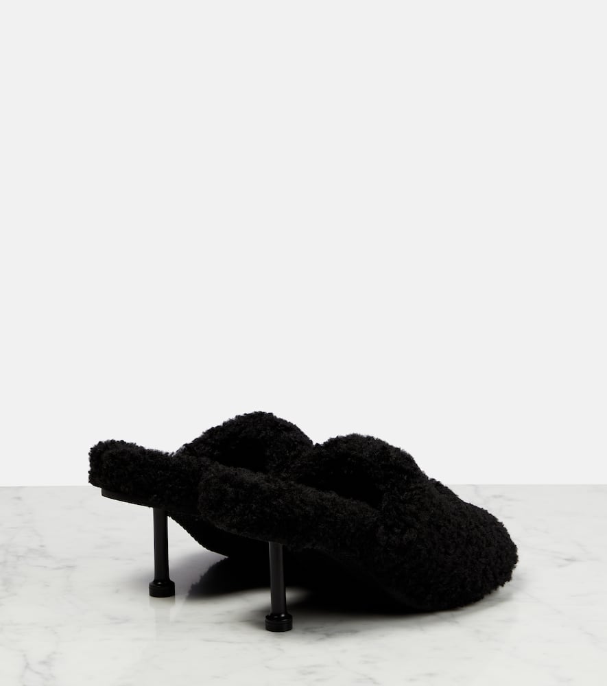 Balenciaga Furry Closed teddy pumps