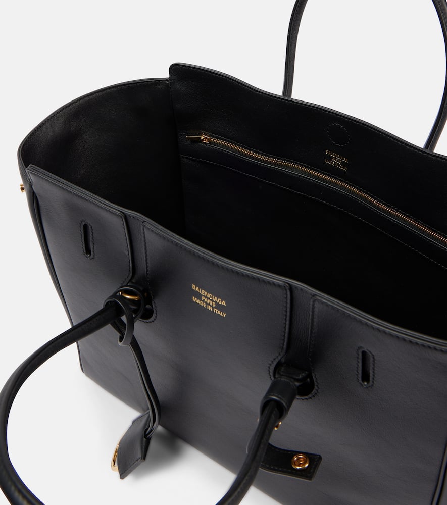 Balenciaga Hamptons Small leather tote bag