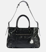 Balenciaga Neo Cagole XL leather tote bag. Shop Balenciaga Tote Bags for women now.