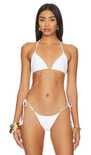 Bananhot Chain Triangle Top in White - Haut triangle à chaîne Bananhot en blanc - Bananhot 白色链条三角上衣 - Bananhot-Ketten-Dreiecksoberteil in Weiß - Bananhot 체인 트라이앵글 탑 - Top a triangolo con catena Bananhot in bianco
