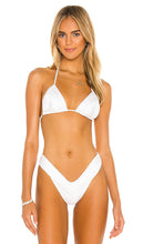 Bananhot Jasmin Bikini Top in White - Haut de bikini Jasmin Bananhot en blanc - Bananhot 白色茉莉比基尼上衣 - Bananhot Jasmin Bikinioberteil in Weiß - Bananhot Jasmin 비키니 탑 화이트 색상 - Top bikini Bananhot Jasmin in bianco