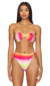 Baobab Vera Bikini Top in Fuchsia - Haut de Bikini Baobab Vera en Fuchsia - Baobab Vera 紫红色比基尼上衣 - Baobab-Vera-Bikinioberteil in Fuchsia - Baobab Vera 비키니 탑 - Top bikini Baobab Vera in fucsia