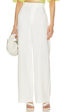 Bardot Anna High Waist Pant in White - Pantalon taille haute Bardot Anna en blanc - Bardot Anna 白色高腰裤 - Bardot Anna Hose mit hoher Taille in Weiß - Bardot Anna 하이웨이스트 팬츠 화이트 색상 - Pantaloni Bardot Anna a vita alta in bianco