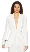 Bardot Domenica Cut Out Blazer in Ivory - Bardot - Domenica - Blazer découpé en ivoire - Bardot Domenica 象牙色剪裁西装外套 - Bardot Domenica Cut-Out-Blazer in Elfenbein - Bardot Domenica 컷아웃 블레이저 색상 - Blazer Bardot Domenica ritagliato in avorio