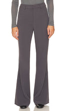 Bardot Halifax Slim Flare Pant in Charcoal - Bardot Halifax - Pantalon évasé slim en charbon de bois - Bardot Halifax 木炭色修身喇叭裤 - Bardot Halifax Slim Flare Hose in Anthrazit - Bardot Halifax 슬림 플레어 팬츠 - Pantaloni Bardot Halifax Slim Flare in carbone