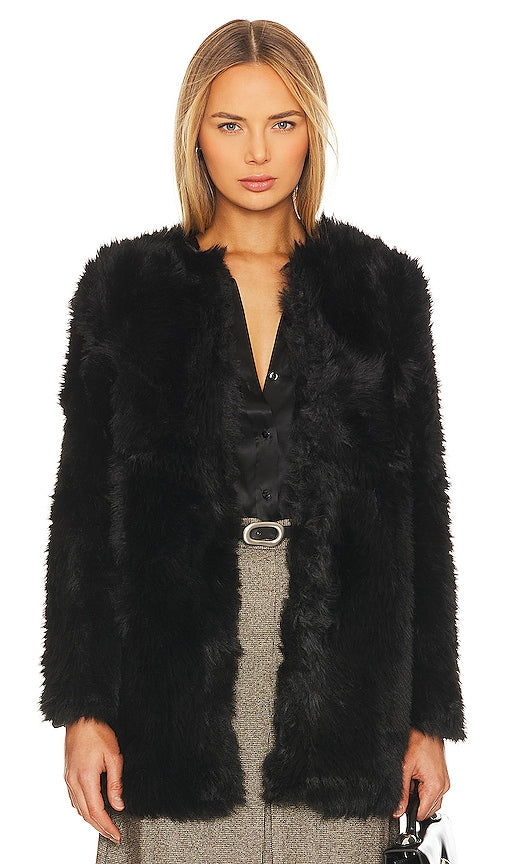 Bardot Logan Faux Fur Coat in Black - Bardot - Manteau Logan en fausse fourrure en noir - Bardot Logan 黑色人造毛皮大衣 - Bardot Logan Kunstpelzmantel in Schwarz - Bardot Logan 인조 퍼 코트블랙 색상 - Cappotto in pelliccia sintetica Bardot Logan in nero
