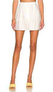 Bardot Maise Satin Short in Ivory - Short Bardot Maise en satin ivoire - Bardot 象牙色玉米色缎面短裤 - Bardot-Maise-Satin-Shorts in Elfenbein - Bardot Maise 새틴 쇼츠 아이보리 색상 - Pantaloncini Bardot Maise in raso color avorio