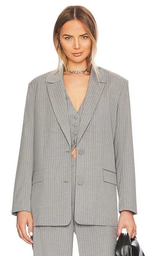 Bardot Pin Stripe Blazer in Grey - Blazer Bardot à fines rayures en gris - 灰色 Bardot 针条纹西装外套 - Bardot-Blazer mit Nadelstreifen in Grau - Bardot 핀 스트라이프 블레이저 그레이 색상 - Blazer Bardot a righe gessate in grigio