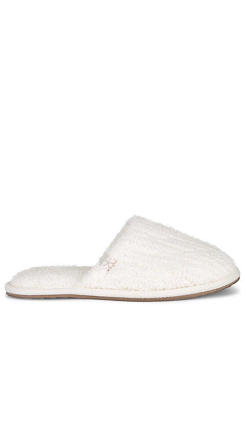 Barefoot Dreams CozyChic Ribbed Slipper in Ivory - Barefoot Dreams Chaussons côtelés CozyChic en ivoire - Barefoot Dreams CozyChic 象牙色罗纹拖鞋 - Barefoot Dreams CozyChic gerippter Slipper in Elfenbein - Barefoot Dreams CozyChic 골지 슬리퍼 아이보리 색상 - Barefoot Dreams CozyChic Pantofola a coste in avorio
