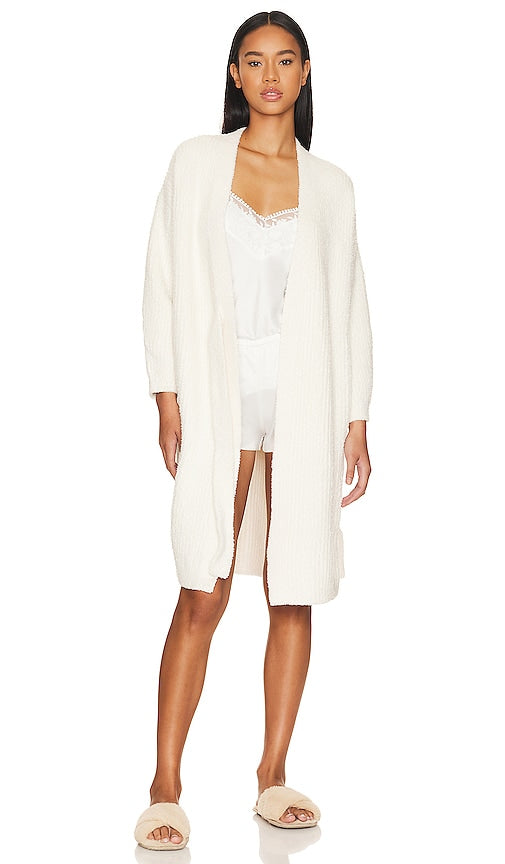 Barefoot Dreams CozyChic Side Tie Robe in Cream - Barefoot Dreams - CozyChic - Peignoir noué sur le côté - Crème - Barefoot Dreams CozyChic 奶油色侧系带长袍 - Barefoot Dreams CozyChic Bademantel mit seitlicher Bindung in Creme - Barefoot Dreams CozyChic 사이드 타이 로브 - Accappatoio CozyChic con lacci laterali Barefoot Dreams color crema