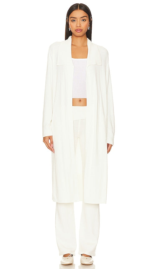 Barefoot Dreams CozyChic Ultra Lite Wide Collar Long Cardi In Pearl in White - Barefoot Dreams CozyChic Ultra Lite - Cardigan long à col large en perle en blanc - Barefoot Dreams CozyChic Ultra Lite 宽领白色珍珠长开衫 - Barefoot Dreams CozyChic Ultra Lite Langer Cardigan mit breitem Kragen in Perlmutt in Weiß - Barefoot Dreams CozyChic Ultra Lite 와이드 칼라 롱 카디 인 펄 화이트 색상 - Barefoot Dreams CozyChic Ultra Lite Cardigan lungo con colletto largo in perla in bianco