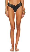 Beach Bunny Anise Bikini Bottom in Black - Beach Bunny - Bas de bikini anis noir - 黑色 Beach Bunny 茴香比基尼泳裤 - Beach Bunny Anise Bikinihose in Schwarz - Beach Bunny Anise 비키니 하의 블랙 색상 - Slip bikini Beach Bunny anice in nero