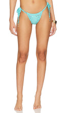Beach Bunny Winslow Bikini Bottom in Blue - Beach Bunny - Winslow - Bas de bikini bleu - Beach Bunny Winslow 蓝色比基尼泳裤 - Beach Bunny Winslow Bikinihose in Blau - Beach Bunny Winslow 비키니 하의 블루 색상 - Slip bikini Beach Bunny Winslow in blu