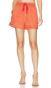 Bella Dahl Seamed Hem Short in Orange - Bella Dahl Short à ourlet cousu en orange - Bella Dahl 橙色接缝下摆短裤 - Bella Dahl Shorts mit Nahtsaum in Orange - Bella Dahl 솔기 밑단 쇼츠 색상 - Pantaloncini con orlo cucito Bella Dahl in arancione