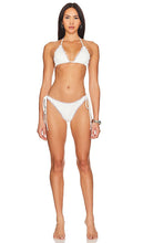 Bella Venice The Bb Bikini Set in White - Bella Venice - Ensemble de bikini The Bb en blanc - Bella Venice The Bb 白色比基尼套装 - Bella Venice The Bb Bikini-Set in Weiß - Bella Venice The Bb 비키니 세트 화이트 색상 - Completo bikini Bella Venice The Bb in bianco