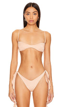 Belle The Label Clio Bikini Top in Nude - Haut de bikini Clio Belle The Label en Nude - Belle The Label Clio 裸色比基尼上衣 - Belle The Label Clio Bikinioberteil in Nude - Belle The Label Clio 비키니 탑 누드 색상 - Top bikini Belle The Label Clio color nudo