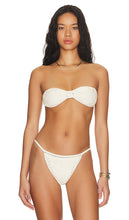 Belle The Label Estrela Bikini Top in Ivory - Belle The Label Haut de bikini Estrela en ivoire - Belle The Label Estrela 象牙色比基尼上衣 - Belle The Label Estrela Bikinioberteil in Elfenbein - Belle The Label Estrela 비키니 탑 in Ivory - Top bikini Belle The Label Estrela in avorio