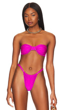 Belle The Label Oracle II Bikini Top in Fuchsia - Haut de bikini Belle The Label Oracle II en fuchsia - Belle The Label Oracle II 紫红色比基尼上衣 - Belle The Label Oracle II Bikinioberteil in Fuchsia - Belle The Label Oracle II 비키니 탑 - Top bikini Belle The Label Oracle II in fucsia