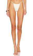 Belle The Label Pia Bikini Bottom in Ivory - Bas de bikini Pia Belle The Label en ivoire - Belle The Label Pia 象牙色比基尼泳裤 - Belle The Label Pia Bikinihose in Elfenbein - Belle The Label Pia 비키니 하의 아이보리 색상 - Slip bikini Belle The Label Pia color avorio