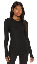 Beyond Yoga Classic Crew Pullover in Black - Pull ras du cou classique Beyond Yoga en noir - Beyond Yoga 黑色经典圆领套头衫 - Beyond Yoga Klassischer Rundhalspullover in Schwarz - Beyond Yoga 클래식 크루 풀오버 블랙 색상 - Pullover girocollo classico Beyond Yoga in nero