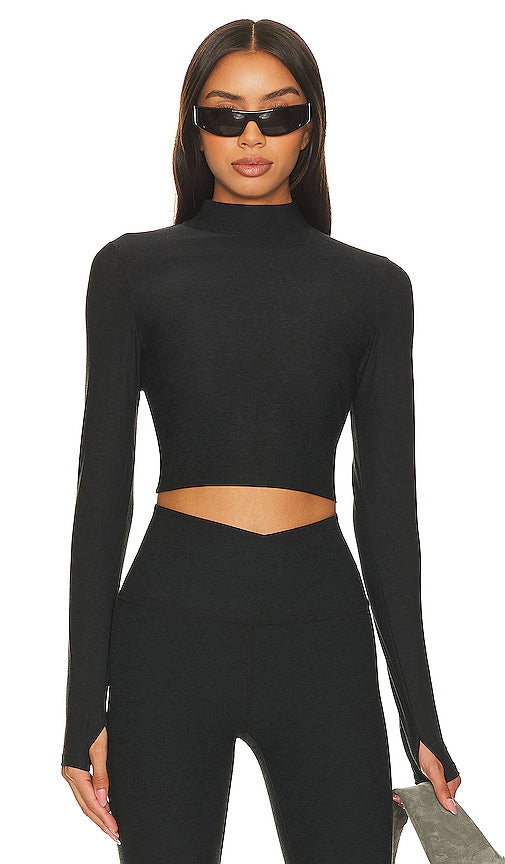 Beyond Yoga Featherweight Moving On Cropped Top in Black - Beyond Yoga - Haut court Moving On poids plume - Noir - Beyond Yoga 羽量级黑色短款上衣 - Beyond Yoga Featherweight Moving On Kurztop in Schwarz - Beyond Yoga Featherweight Moving On 블랙 크롭 탑 - Beyond Yoga Featherweight Moving sul top corto in nero