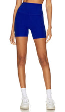 Beyond Yoga Keep Pace Biker Short in Royal - Beyond Yoga - Short motard Keep Pace - Royal - Beyond Yoga Keep Pace Biker 皇家短款 - Beyond Yoga Keep Pace Biker Short in Royal - Beyond Yoga Keep Pace Biker 쇼츠 - Beyond Yoga Mantieni il ritmo Biker Short in Royal