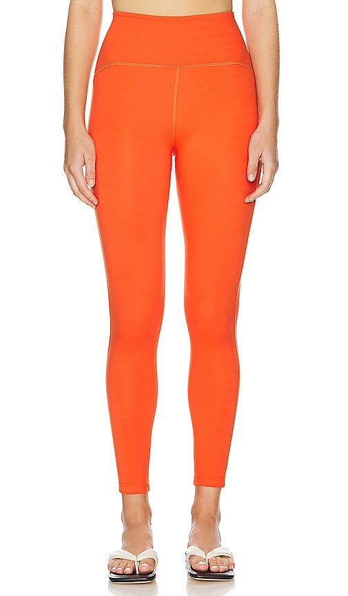 Beyond Yoga Powerbeyond Strive High Waisted Midi Legging in Burnt Orange - Beyond Yoga - Powerbeyond Strive - Legging mi-long taille haute - Orange brûlé - Beyond Yoga Powerbeyond Strive 高腰中长打底裤，深橙色 - Beyond Yoga Powerbeyond Strive Midi-Leggings mit hoher Taille in gebranntem Orange - Beyond Yoga Powerbeyond Strive 번트 오렌지 소재의 하이웨이스트 미디 레깅스 - Beyond Yoga Powerbeyond Strive Legging midi a vita alta in arancione bruciato