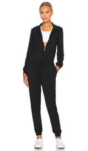 Beyond Yoga Ski Weekend Jumpsuit in Black - Combinaison de week-end de ski Beyond Yoga en noir - Beyond Yoga 滑雪周末黑色连身裤 - Beyond Yoga Ski Weekend Overall in Schwarz - Beyond Yoga Ski Weekend 점프수트블랙 색상 - Tuta per il fine settimana sugli sci Beyond Yoga in nero