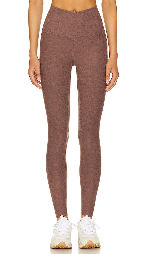 Beyond Yoga Spacedye At Your Leisure High Waisted Midi Legging in Brown - Beyond Yoga Spacedye At Your Leisure Legging mi-long taille haute en marron - Beyond Yoga 段染休闲棕色高腰中长打底裤 - Beyond Yoga Spacedye At Your Leisure Midi-Leggings mit hoher Taille in Braun - Beyond Yoga Spacedye At Your Leisure 브라운 컬러의 하이웨이스트 미디 레깅스 - Beyond Yoga Spacedye At Your Leisure Leggings midi a vita alta in marrone