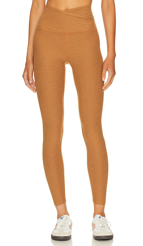 Beyond Yoga Spacedye At Your Leisure High Waisted Midi Legging in Tan - Beyond Yoga Spacedye At Your Leisure Legging mi-long taille haute en beige - Beyond Yoga 段染休闲休闲高腰黄褐色中长打底裤 - Beyond Yoga Spacedye At Your Leisure Midi-Leggings mit hoher Taille in Hellbraun - Beyond Yoga Spacedye At Your Leisure 탠 컬러의 하이웨이스트 미디 레깅스 - Beyond Yoga Spacedye At Your Leisure Legging midi a vita alta color marrone chiaro