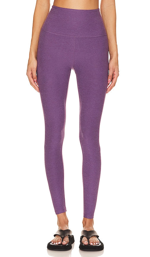 Beyond Yoga Spacedye Caught in The Midi Legging in Purple - Beyond Yoga Spacedye pris dans le legging midi en violet - Beyond Yoga 段染紫色中长打底裤 - Beyond Yoga Spacedye Caught in der Midi-Leggings in Lila - Beyond Yoga Spacedye, 퍼플 컬러의 미디 레깅스 - Beyond Yoga Spacedye Caught in The Midi Legging in viola