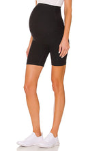 Beyond Yoga Spacedye Cruiser Maternity Biker Short in Black - Beyond Yoga - Short motard de maternité Spacedye Cruiser - Noir - Beyond Yoga 段染 Cruiser 孕妇机车短裤（黑色） - Beyond Yoga Spacedye Cruiser Umstands-Bikershorts in Schwarz - Beyond Yoga Spacedye Cruiser Maternity 바이커 쇼츠 블랙 색상 - Pantaloncini da motociclista premaman Beyond Yoga Spacedye Cruiser in nero