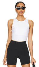 Beyond Yoga Spacedye Motivate Cropped Tank in White - Beyond Yoga - Débardeur court Motivate Spacedye en blanc - Beyond Yoga 段染 Motiv 白色短款背心 - Beyond Yoga Spacedye Motivate Kurztop in Weiß - Beyond Yoga Spacedye Motivate 화이트 크롭 탱크탑 - Canotta corta Beyond Yoga Spacedye Motivate in bianco