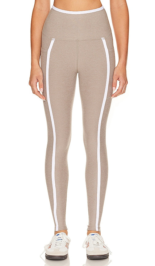 Beyond Yoga Spacedye New Moves High Waisted Midi Legging in Taupe - Beyond Yoga Spacedye New Moves - Legging mi-long taille haute en taupe - Beyond Yoga 段染 New Moves 灰褐色高腰中长打底裤 - Beyond Yoga Spacedye New Moves hoch taillierte Midi-Leggings in Taupe - Beyond Yoga Spacedye New Moves 토프 소재의 하이웨이스트 미디 레깅스 - Beyond Yoga Spacedye New Moves Legging midi a vita alta in tortora