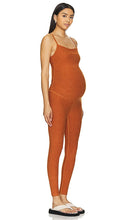 Beyond Yoga Spacedye Uplevel Maternity Jumpsuit in Rust - Beyond Yoga - Combinaison de maternité Spacedye Uplevel - Rouille - Beyond Yoga 段染高级孕妇连身裤，铁锈色 - Beyond Yoga Spacedye Uplevel Umstandsoverall in Rost - Beyond Yoga Spacedye 러스트 소재의 업레벨 임산부 점프수트 - Tuta premaman Beyond Yoga Spacedye Uplevel color ruggine