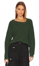 Bobi Asymmetric Neck Sweater in Dark Green - Pull à col asymétrique Bobi en vert foncé - Bobi 深绿色不对称领毛衣 - Bobi-Pullover mit asymmetrischem Ausschnitt in Dunkelgrün - Bobi 비대칭 넥 스웨터 다크 그린 컬러 - Maglione con collo asimmetrico Bobi in verde scuro