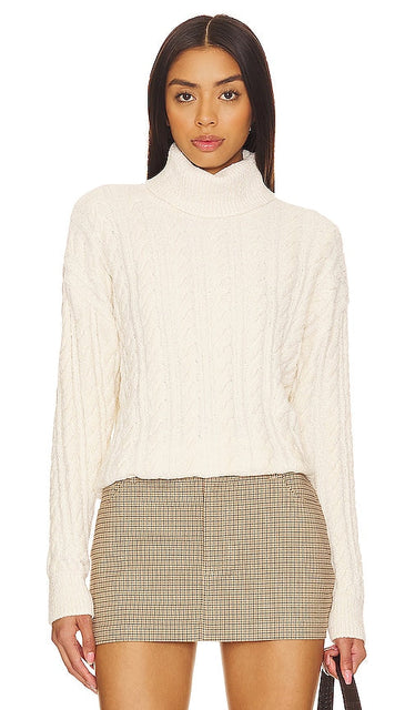 Bobi Cable Knit Turtleneck Sweater in Cream - Pull à col roulé en tricot torsadé Bobi en crème - 奶油色 Bobi 绞花针织高领毛衣 - Bobi Rollkragenpullover mit Zopfmuster in Creme - Bobi 케이블 니트 터틀넥 스웨터크림 색상 - Maglione dolcevita Bobi lavorato a trecce color crema
