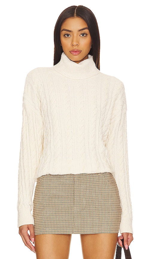 Bobi Cable Knit Turtleneck Sweater in Cream - Pull à col roulé en tricot torsadé Bobi en crème - 奶油色 Bobi 绞花针织高领毛衣 - Bobi Rollkragenpullover mit Zopfmuster in Creme - Bobi 케이블 니트 터틀넥 스웨터크림 색상 - Maglione dolcevita Bobi lavorato a trecce color crema