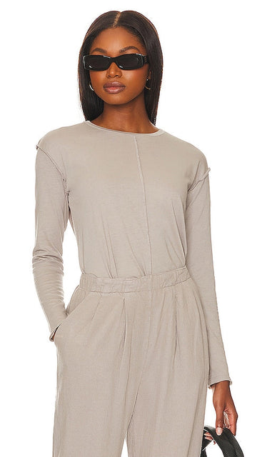 Bobi Long Sleeve Seam Top in Grey - Haut à manches longues avec coutures Bobi en gris - 灰色 Bobi 长袖接缝上衣 - Bobi Langarm-Nahtoberteil in Grau - Bobi 롱슬리브 심 탑 그레이 색상 - Top Bobi con cuciture a maniche lunghe in grigio