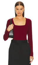 Bobi Long Sleeve Top in Burgundy - Haut à manches longues Bobi en bordeaux - 酒红色 Bobi 长袖上衣 - Bobi Langarmshirt in Burgunderrot - Bobi 긴팔 탑 - Top Bobi a maniche lunghe in Borgogna