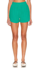 Bobi Shorts in Green - Short Bobi en vert - 绿色 Bobi 短裤 - Bobi-Shorts in Grün - Bobi 반바지 - Pantaloncini Bobi in verde